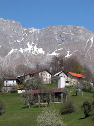 Krn, pri cerkvi