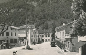 Most na Soči je po koncu prve svetovne vojne ohranil status pomembnega letoviščarskega kraja. Med gosti iz različnih delov Italije je bil zelo priljubljen ribolov. (Arhiv PANG)