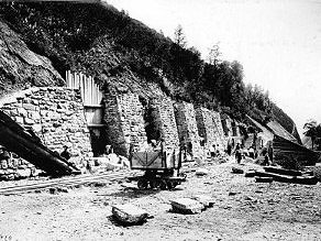Utrjevanje nestabilne brežine, junij 1905 Utrjevanje nestabilne brežine, junij 1905