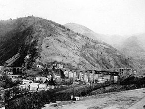 A view of the viaduct from the left bank of the Idrijca River. A view of the viaduct from the left bank of the Idrijca River.