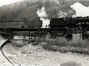 Obnova železnega mostu pred postajo leta 1953 Obnova železnega mostu pred postajo leta 1953