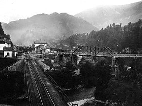 The station platform during the First World War. The station platform during the First World War.