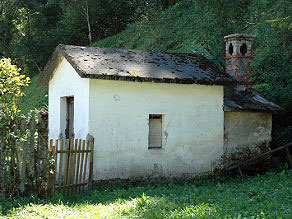 Characteristic small buildings next to the houses were used as communal bakeries. Characteristic small buildings next to the houses were used as communal bakeries.