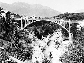The construction of the road bridge was completed shortly before Christmas 1905. The construction of the road bridge was completed shortly before Christmas 1905.