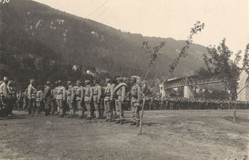 In wartime, prominent officers and members of royalty would pay visits to the front, which was supposed to boost troop morale and improve the general population’s opinion of war efforts. (Tolminski muzej) In wartime, prominent officers and members of royalty would pay visits to the front, which was supposed to boost troop morale and improve the general population’s opinion of war efforts. (Tolminski muzej)