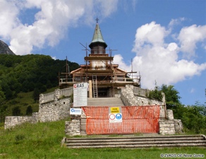 The damage to the church was repaired through a post-earthquake reconstruction programme in 2004-2005. IPCHS RU Nova Gorica, documentation of Javorca - Memorial Church of the Holy Spirit EŠD 200. The damage to the church was repaired through a post-earthquake reconstruction programme in 2004-2005. IPCHS RU Nova Gorica, documentation of Javorca - Memorial Church of the Holy Spirit EŠD 200.